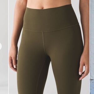 🦄LULULEMON Aligns in Military Green